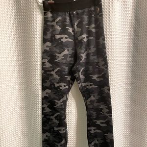 Ellie Black & Gray Camo Leggings
